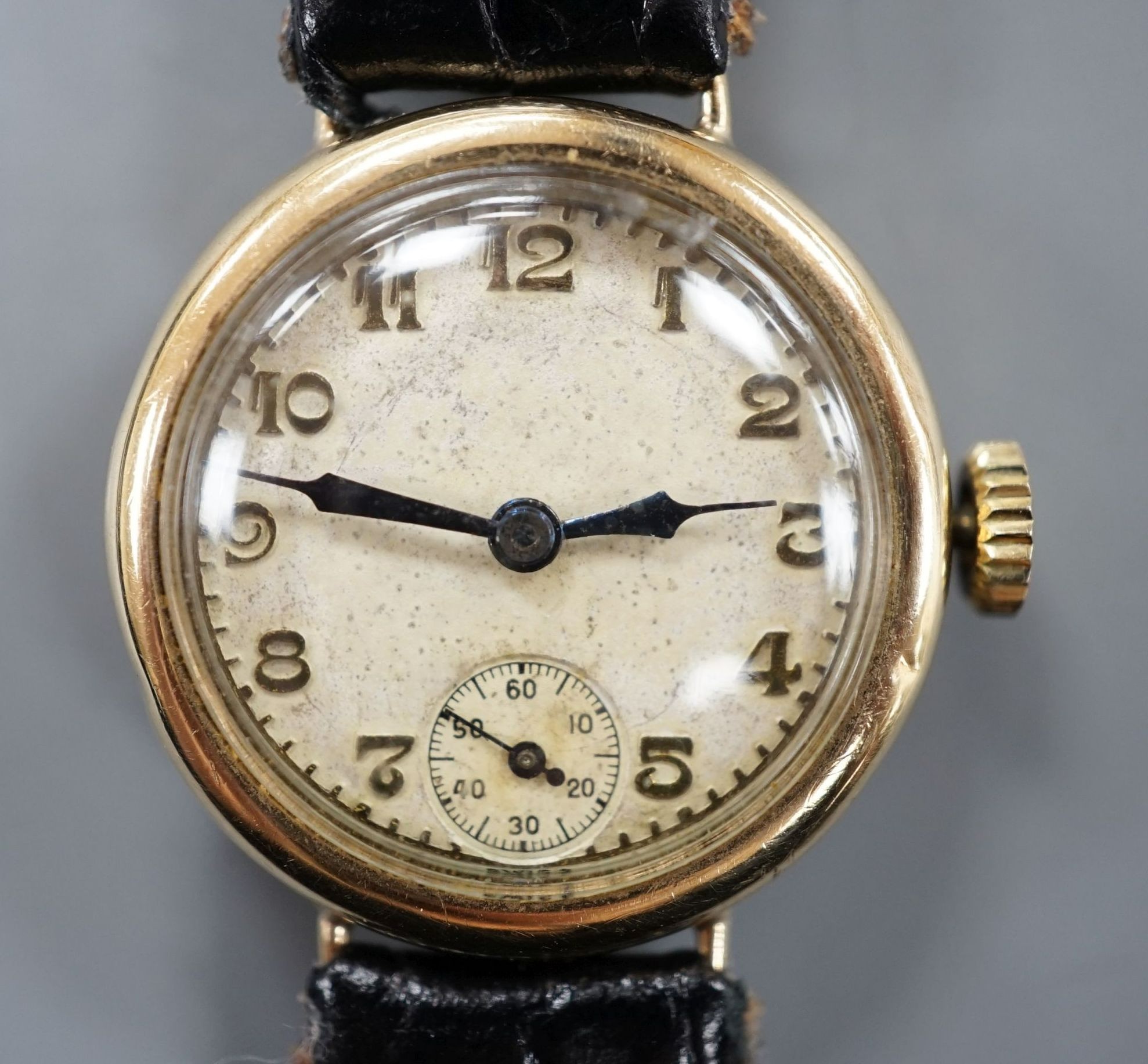 A lady's early to mid 20th century 9ct gold manual wind wrist watch, on later leather strap